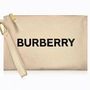 NWOT Burberry wristlet bag